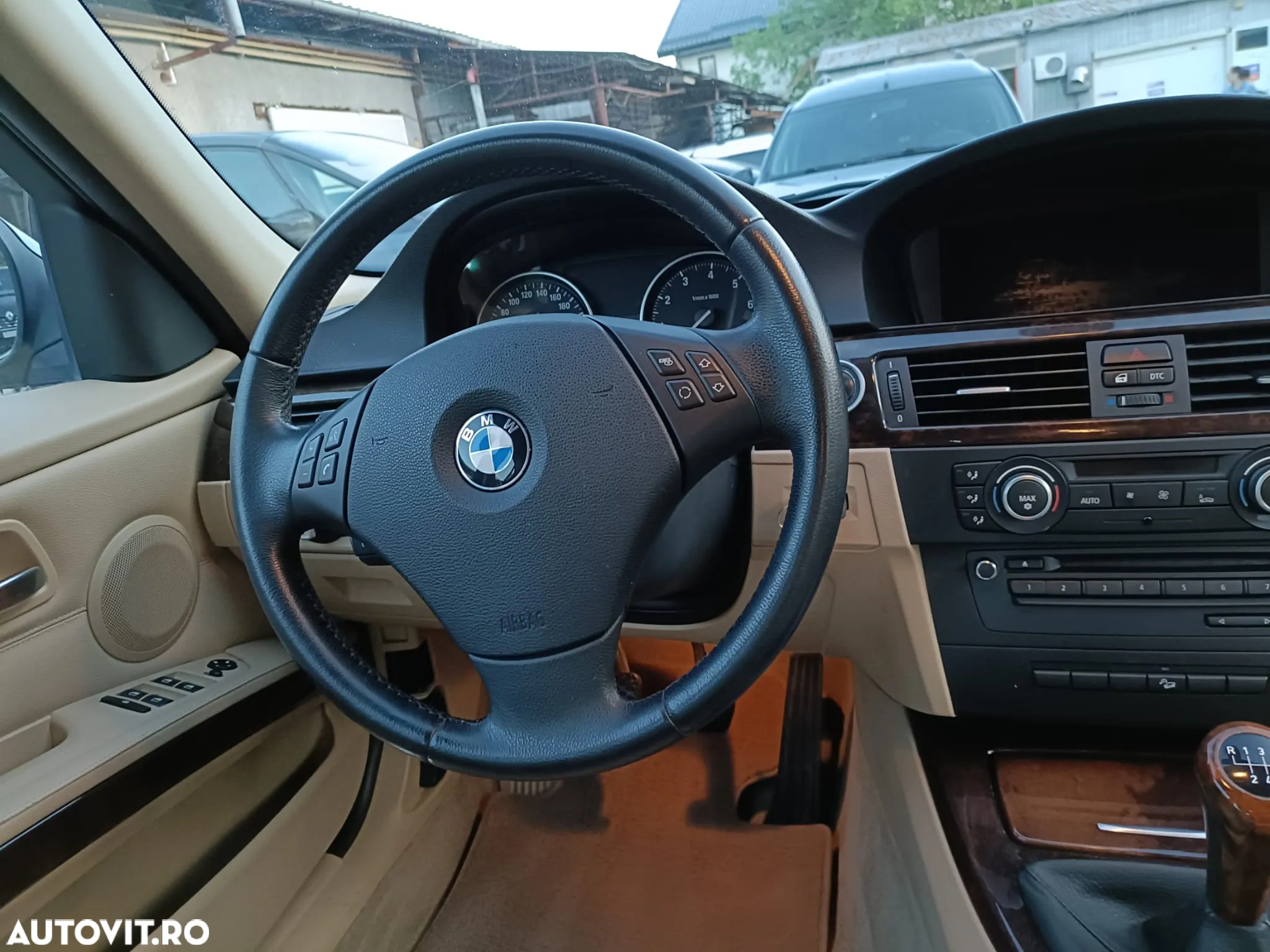 BMW Seria 3 325i - 26