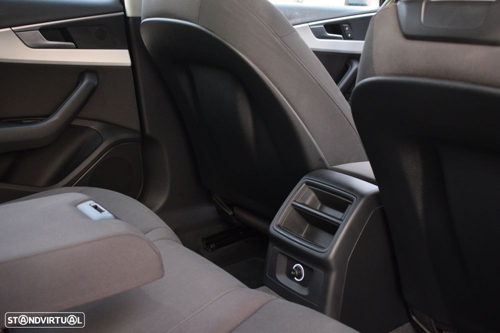 Audi A4 Avant 2.0 TDI Business Line - 18