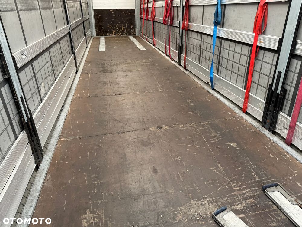 Schmitz Cargobull FIRANKA / 20 SZTUK DO WYBORU / BARDZO ŁADNE OPONY / Z PEŁNYM WYPOSAŻENIEM DO ZAŁADUNKU / 2 KOŁA ZAPASOWE / DOSTĘPNE KOLORY SREBRNY - NIEBIESKI - CZERWONY / NIEKTÓRE MAJĄ NOWE PLANDEKI !! - 13