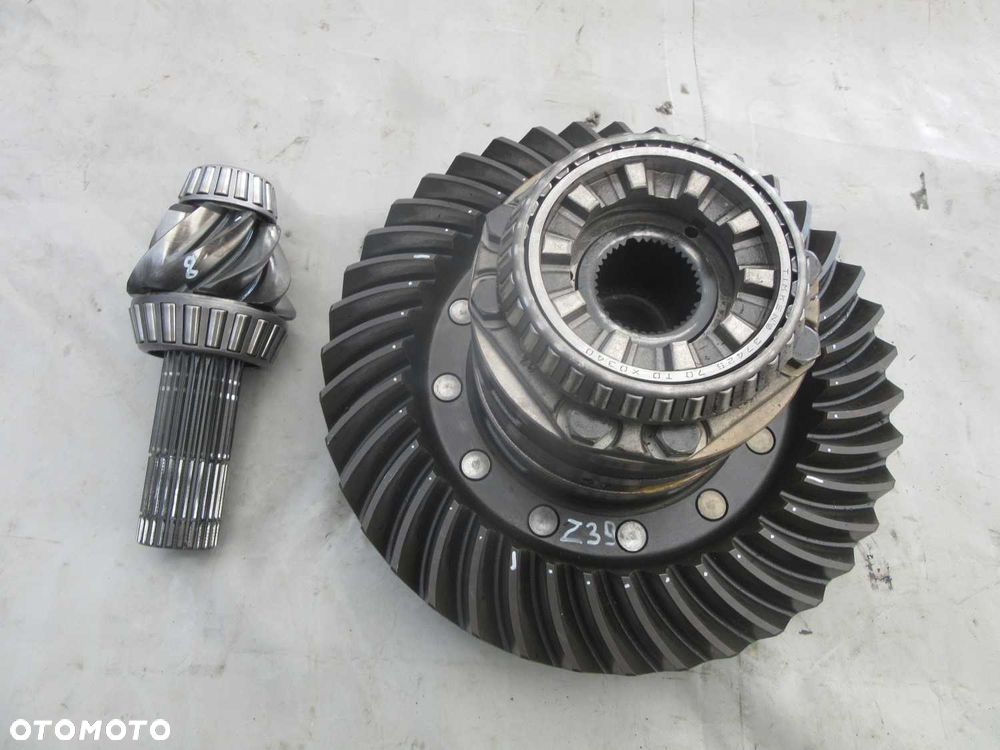 Atak talerz dyferencjał 8x39 Claas Ares 697 ATS - 1