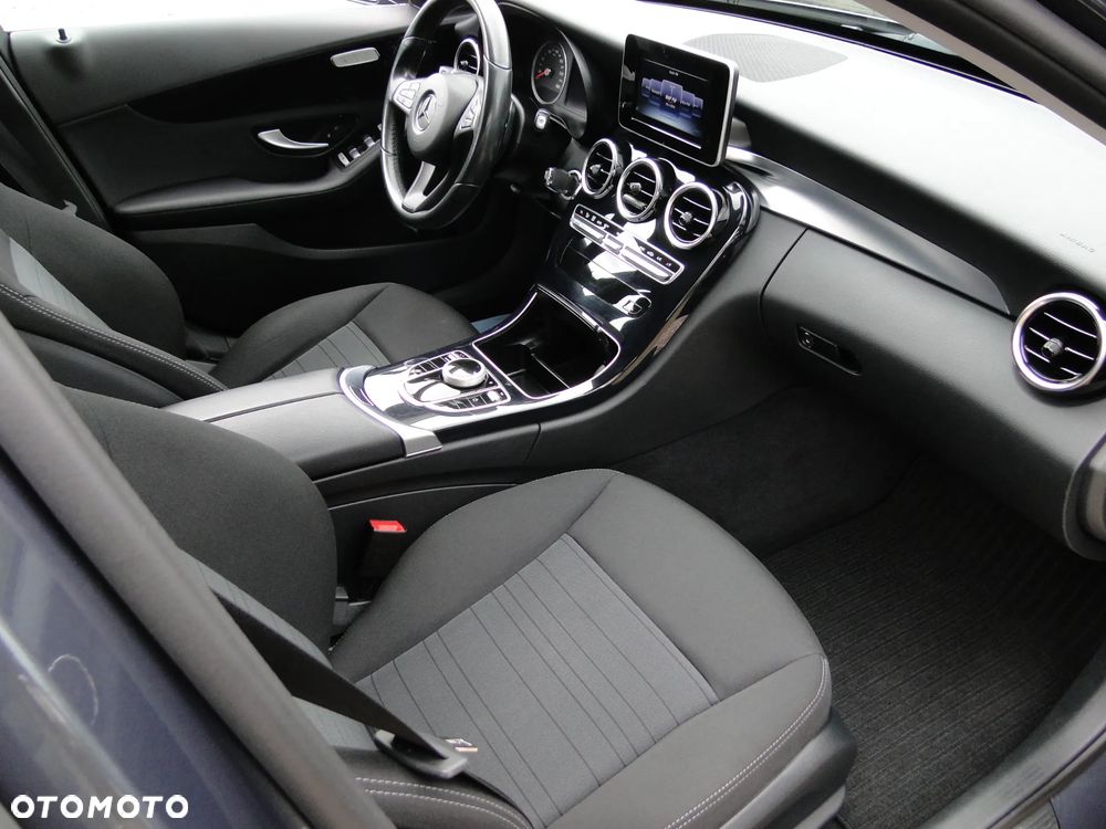 Mercedes-Benz Klasa C 200 7G-TRONIC Exclusive - 21