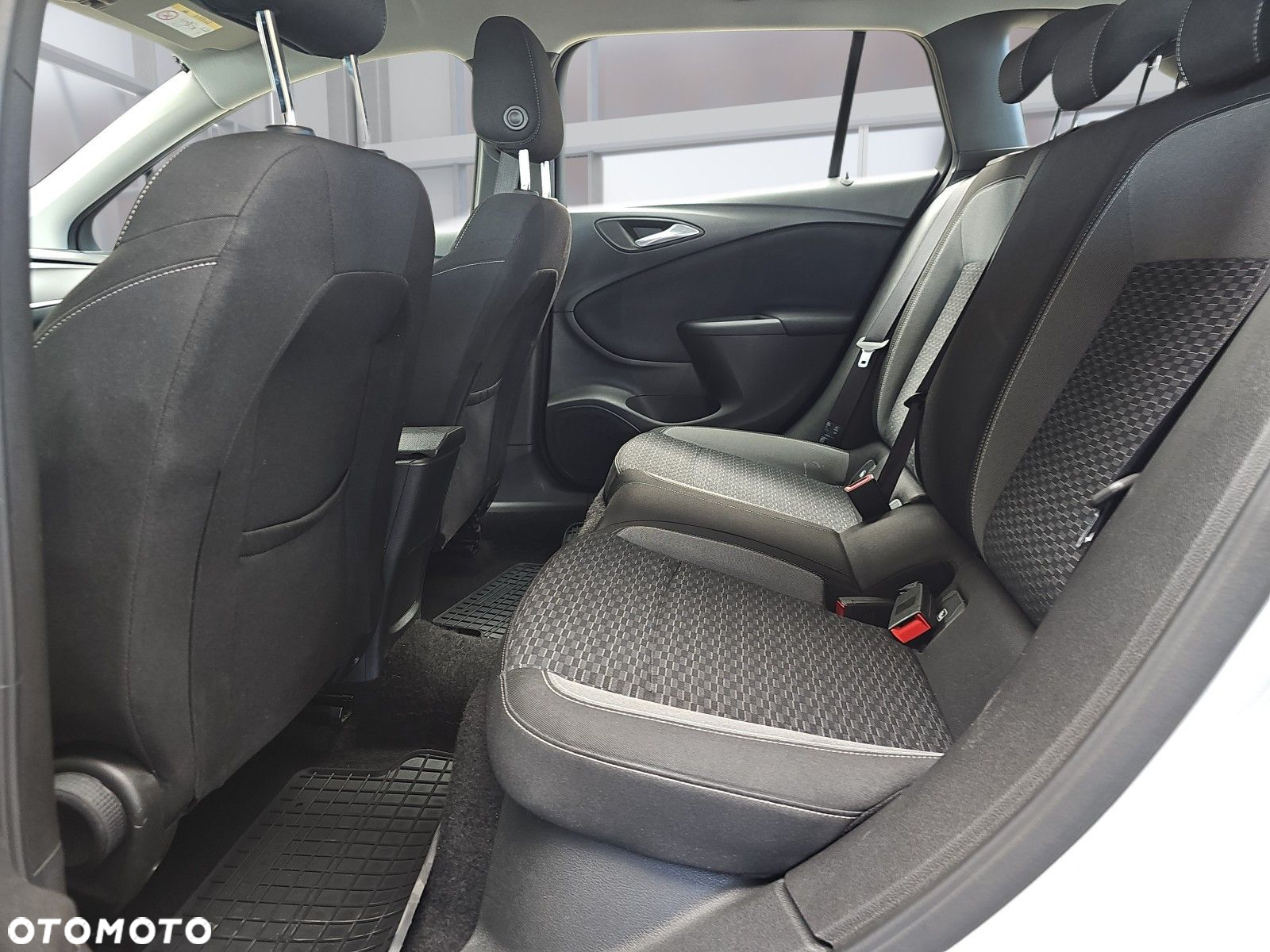 Opel Astra V 1.5 CDTI Edition S&S - 25