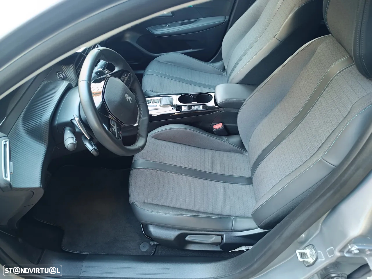 Peugeot 208 PureTech 100 EAT8 Allure - 9
