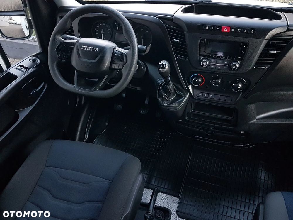 Iveco DAILY KONTENER NISKOPODŁOGOWY 4,43x2,23x2,42 SKLEP KAMPER KONIOWÓZ BAR KLIMA - 20