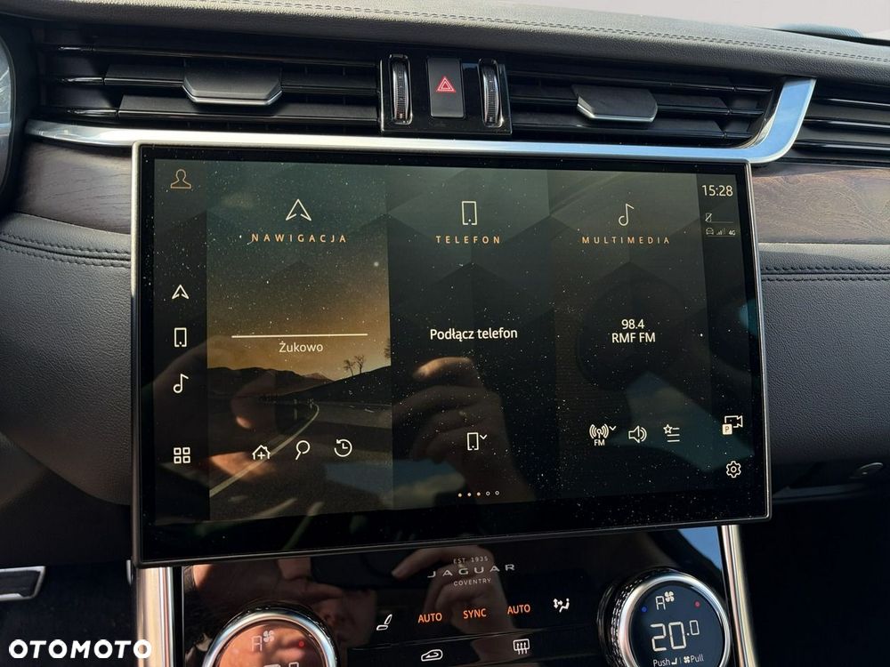 Jaguar XF 2.0 D200 mHEV AWD HSE - 18