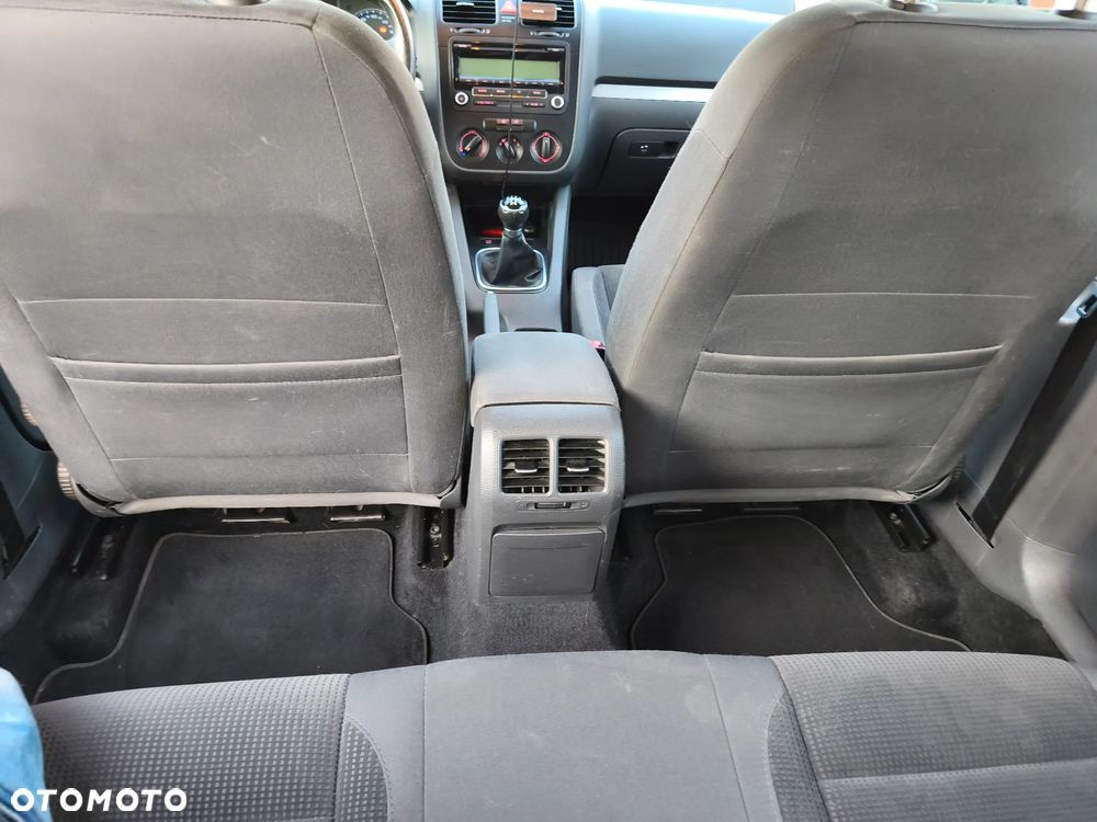 Volkswagen Jetta 1.9 TDI Comfortline - 24