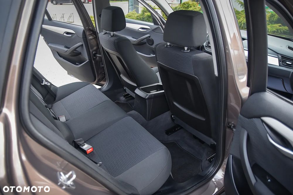 BMW X1 sDrive18i xLine - 29