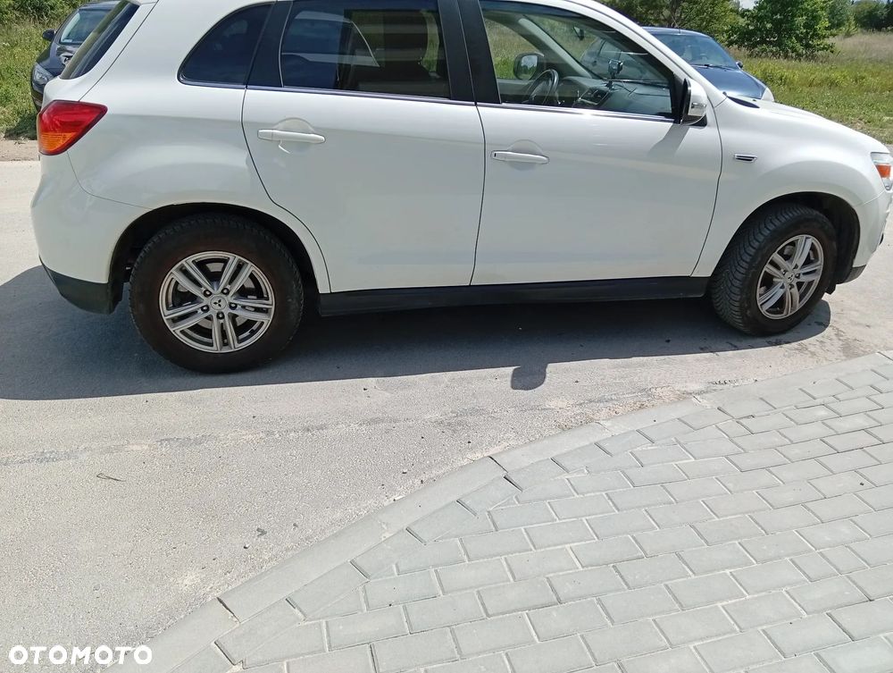 Mitsubishi ASX - 10