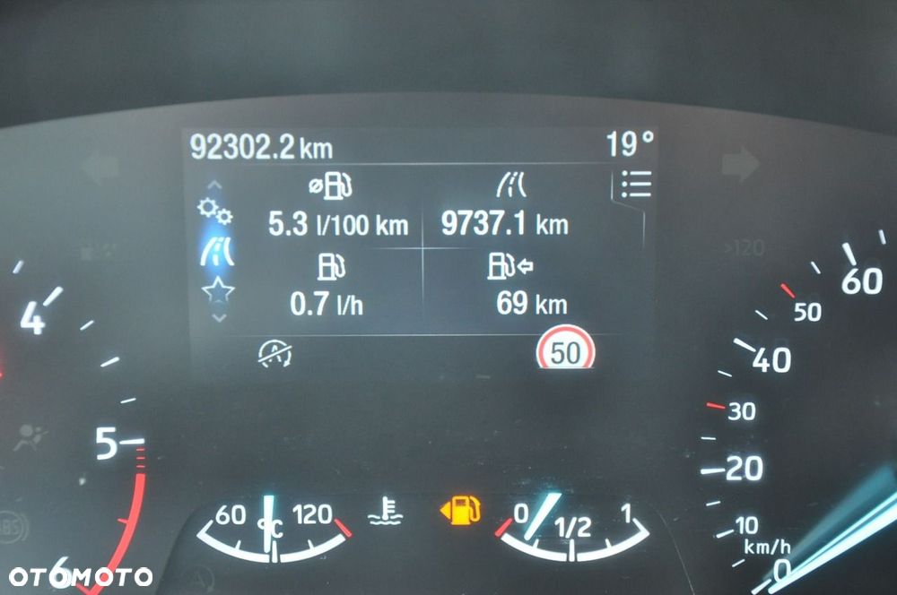 Ford Focus 1.5 EcoBlue Start-Stopp-System ST-LINE - 12