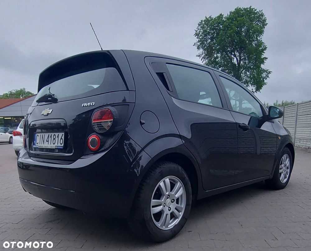 Chevrolet Aveo - 4