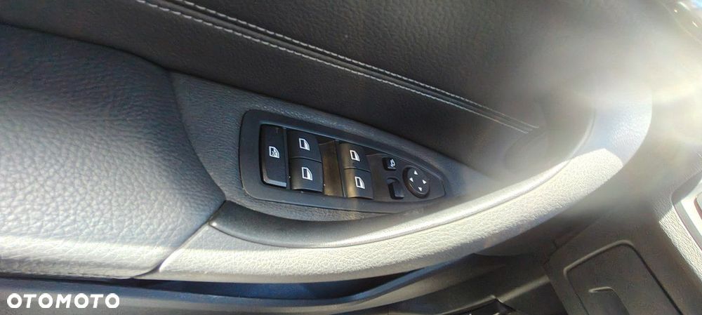 BMW X1 sDrive18d - 16
