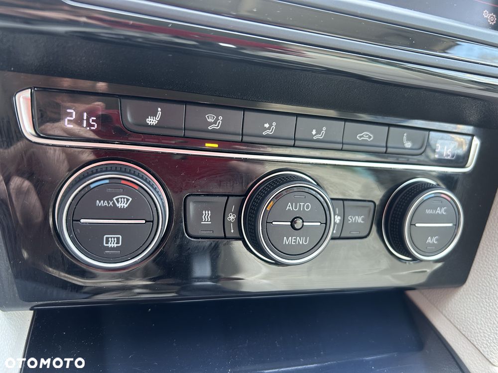 Volkswagen Passat - 19