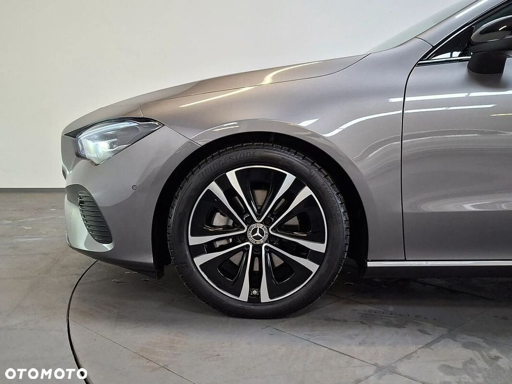Mercedes-Benz CLA 200 Progressive 7G-DCT - 6
