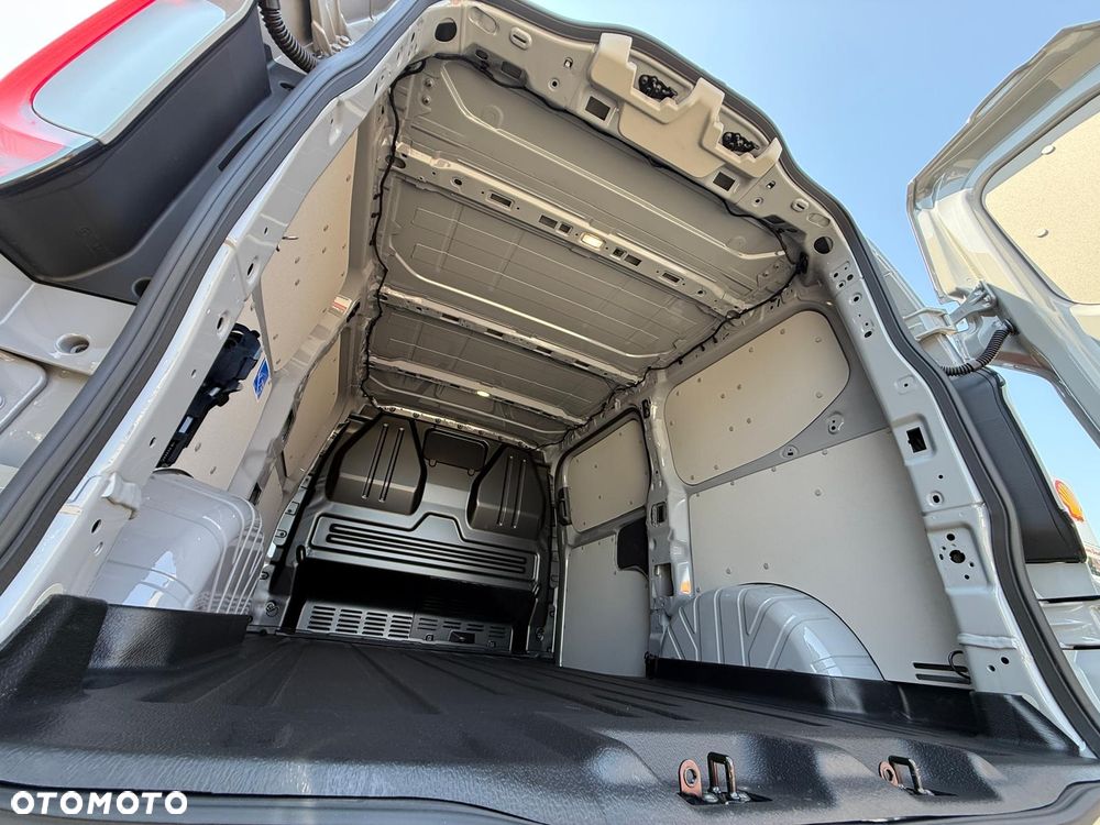 Volkswagen Transporter T7 - 30