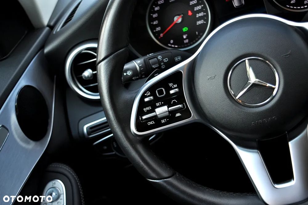 Mercedes-Benz Klasa C 220 d 9G-TRONIC AMG Line - 26