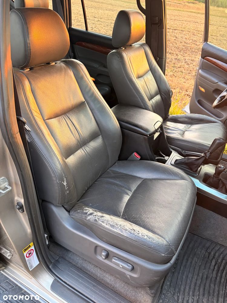 Toyota Land Cruiser - 20