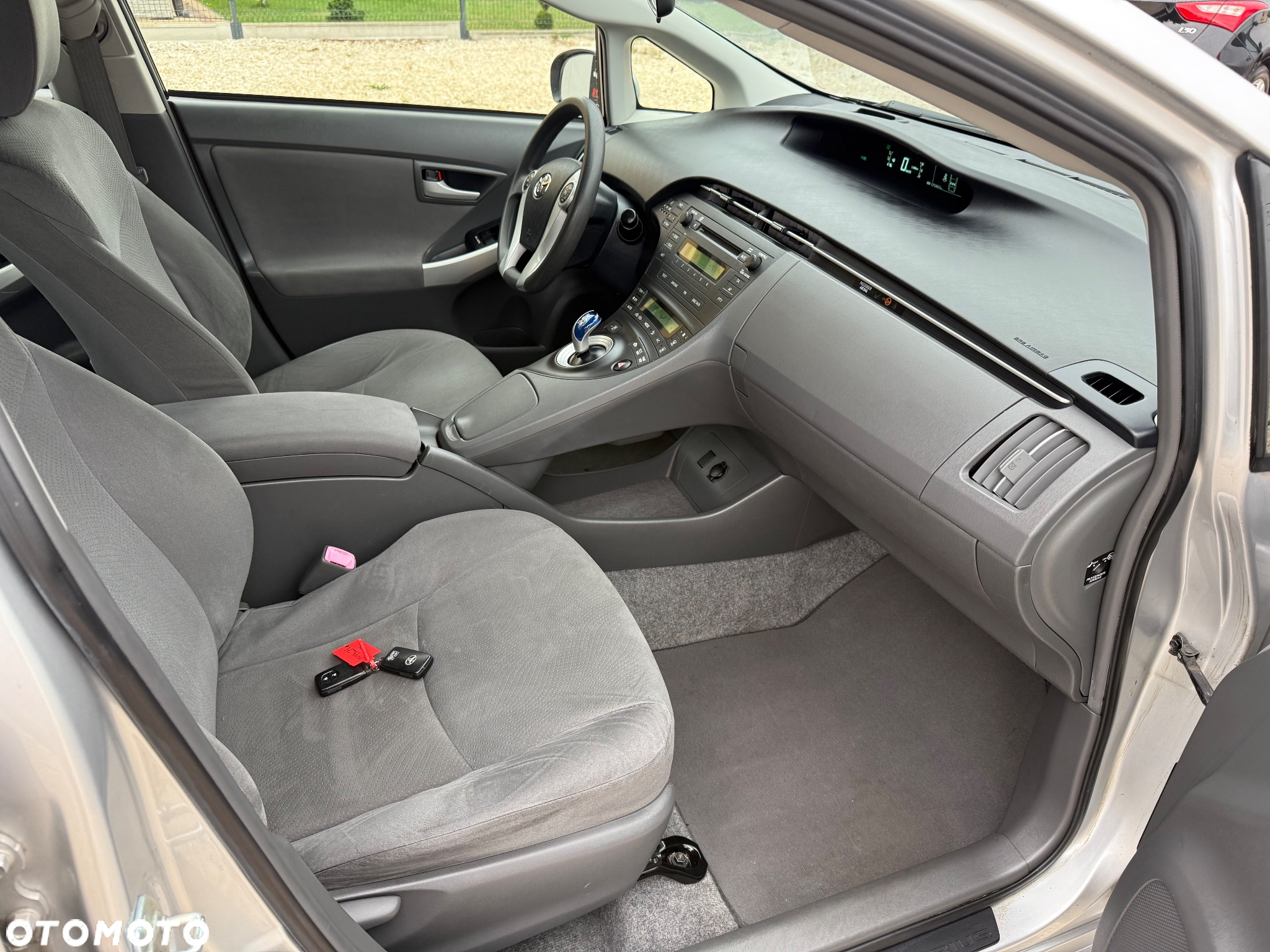 Toyota Prius 1.8 HSD Sol - 10