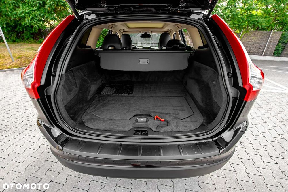Volvo XC 60 2.4D AWD Summum - 17