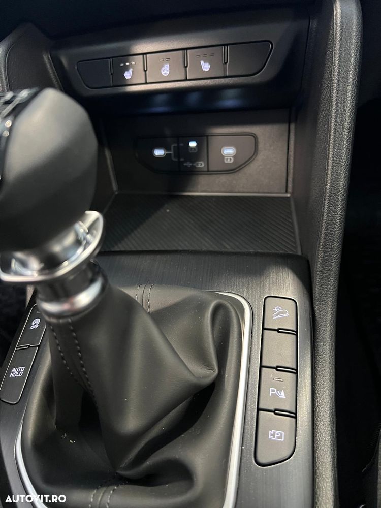 Kia Sportage 1.6 T-GDI 6MT 4x2 Urban - 18