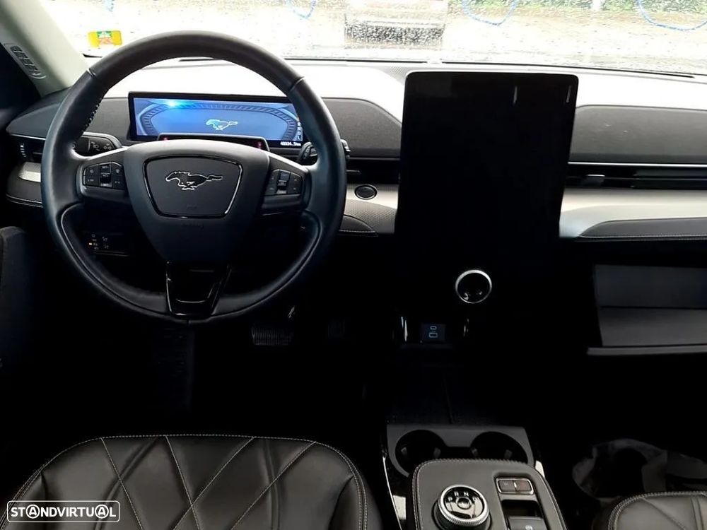 Ford Mustang Mach-E - 3