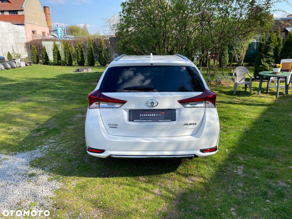 Toyota Auris 1.6 Valvematic Executive - 17