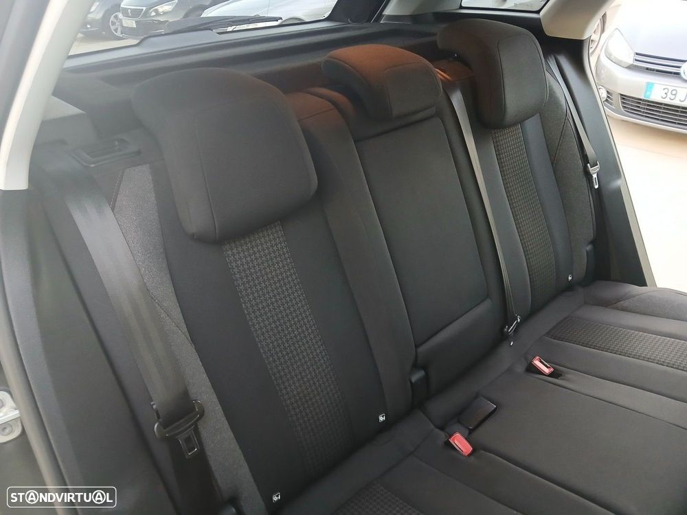 Peugeot 3008 1.5 BlueHDi Active - 11