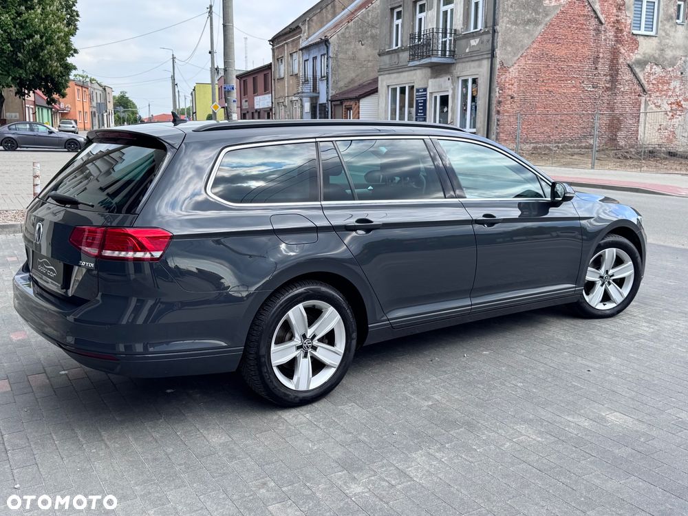 Volkswagen Passat 2.0 TDI SCR DSG - 12