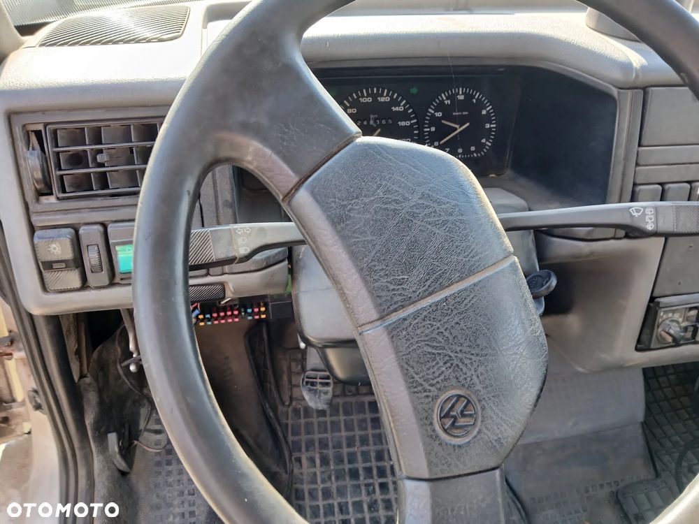 volkswagen transporter T4 902 fotel fotele kanapa deska kokpit podsufitka boczek boczki klamka - 4