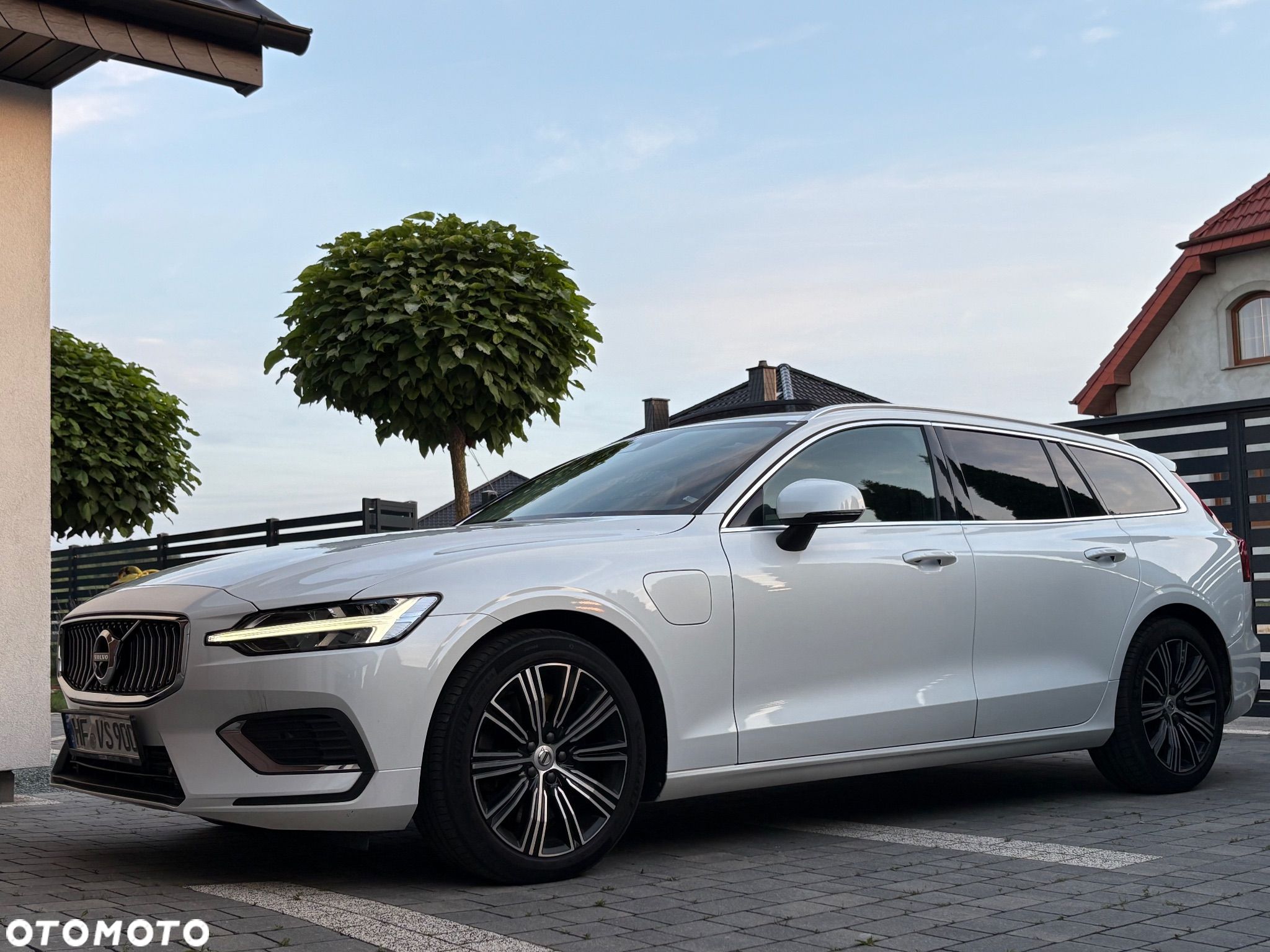 Volvo V60 T6 AWD Recharge Geartronic Inscription - 1