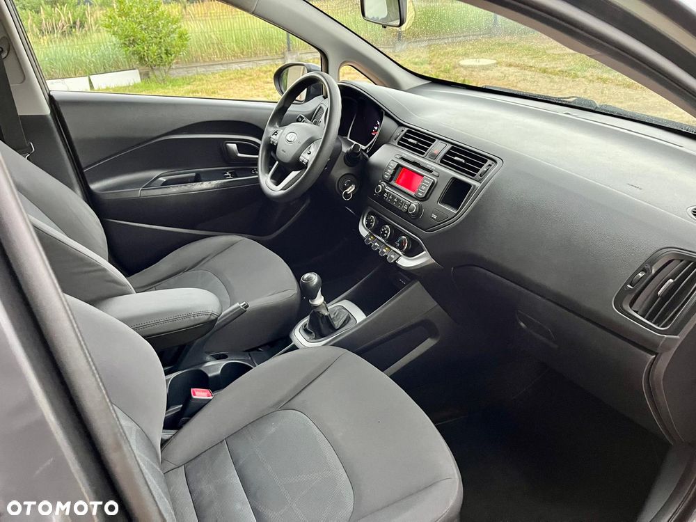 Kia Rio 1.2 Attract - 23