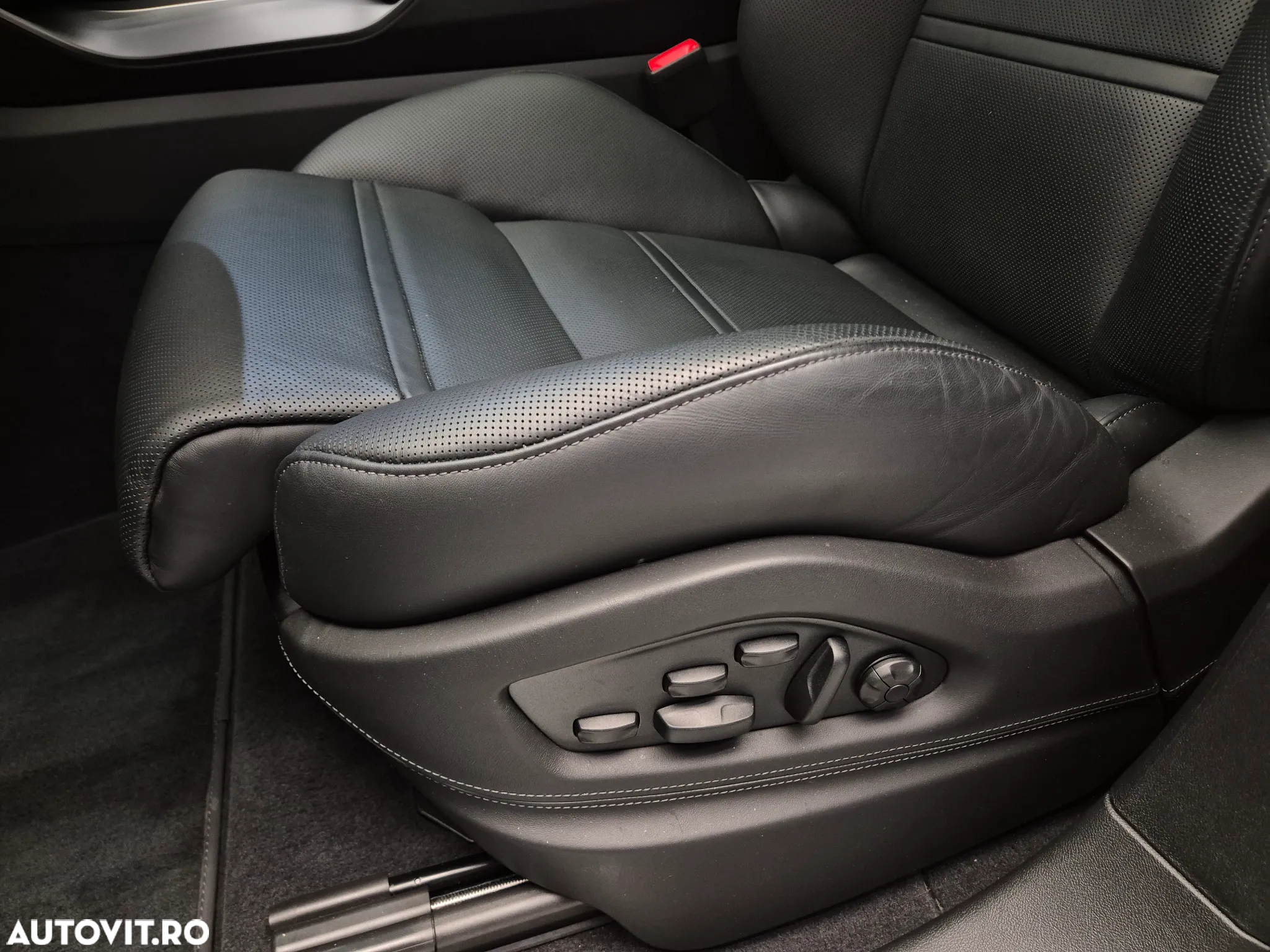 Porsche Cayenne Coupe E-Hybrid - 16