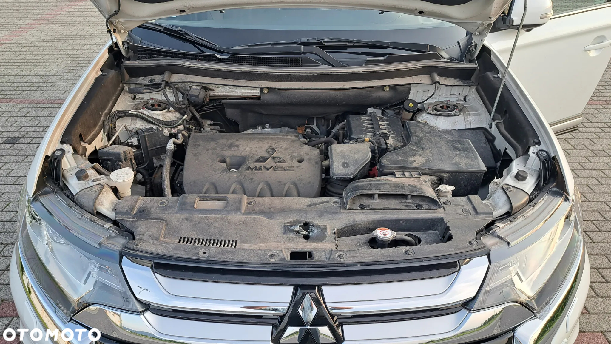 Mitsubishi Outlander 2.0 Instyle Navi 4WD CVT - 20