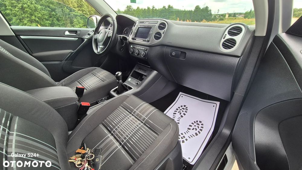 Volkswagen Tiguan 2.0 TDI DPF BlueMotion Technology Lounge Sport & Style - 16