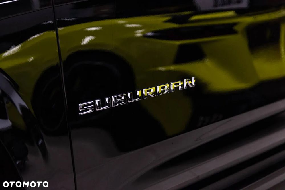 Chevrolet Suburban - 8