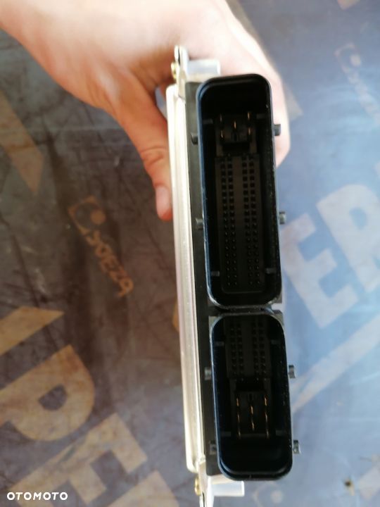 Sterownik Komputer ECU Silnika Audi VW 2.0 ALT 8E0909557 - 2