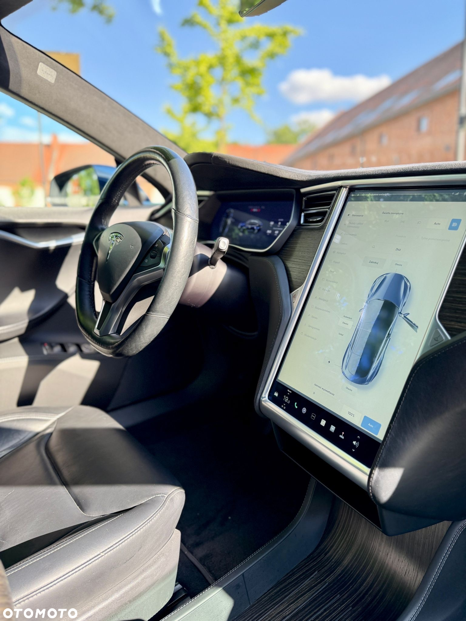 Tesla Model S Performance - 27
