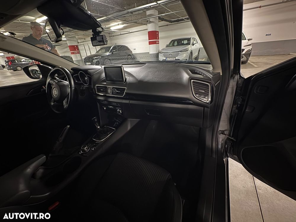 Mazda 3 G120 Revolution - 16