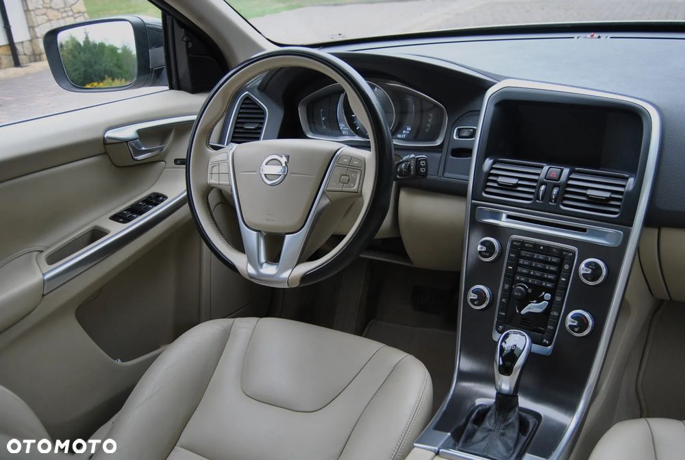 Volvo XC 60 T5 Geartronic Summum - 11