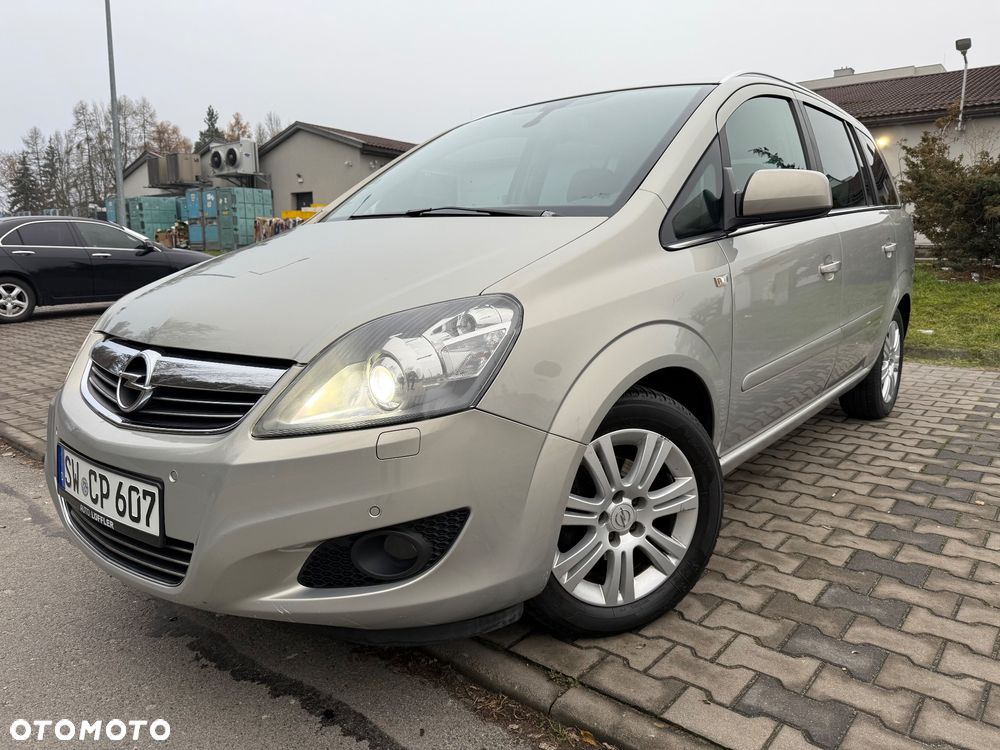Opel Zafira 1.8 Family Plus - 1