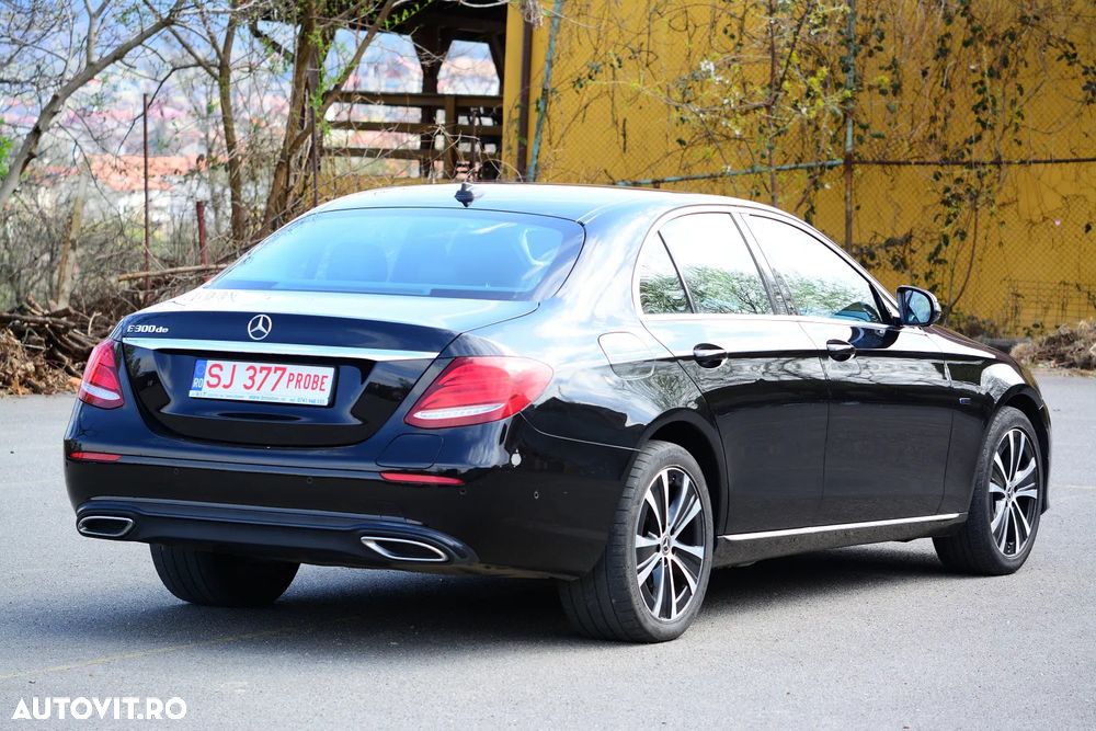 Mercedes-Benz E 300 de 9G-TRONIC - 3