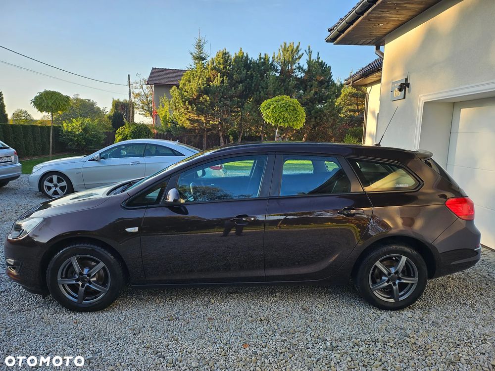 Opel Astra 2012 photo 3