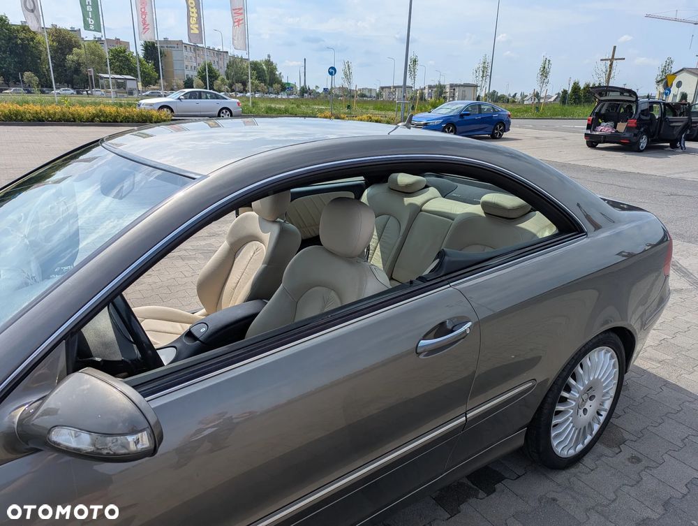 Mercedes-Benz CLK - 11