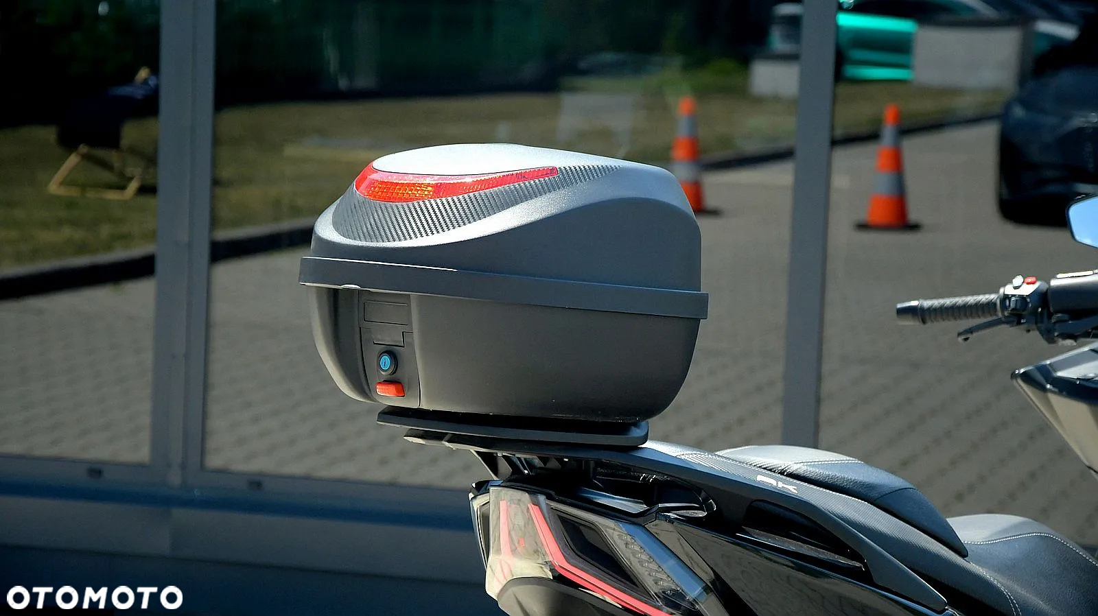 Kymco AK 550 - 12