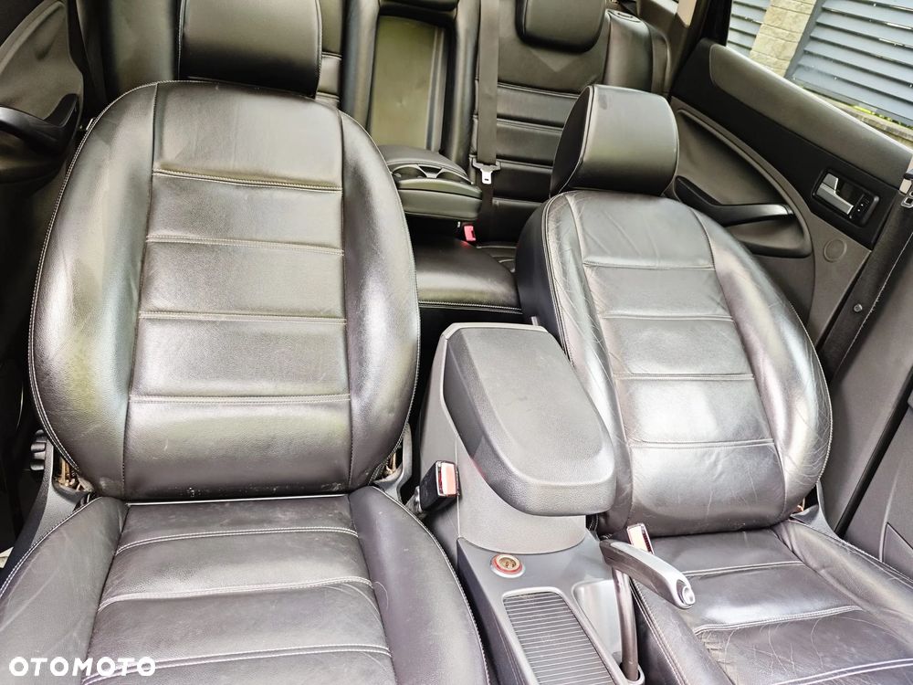 Ford Kuga 2.0 TDCi 4x4 Titanium - 24