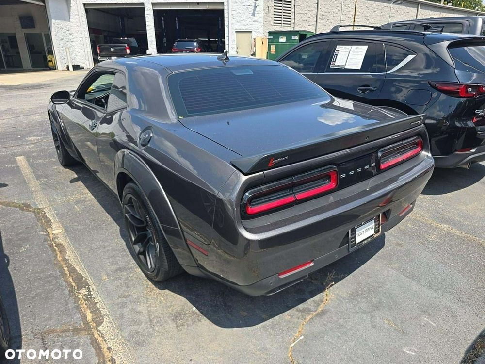 Dodge Challenger 6.4 Scat Pack Widebody - 4