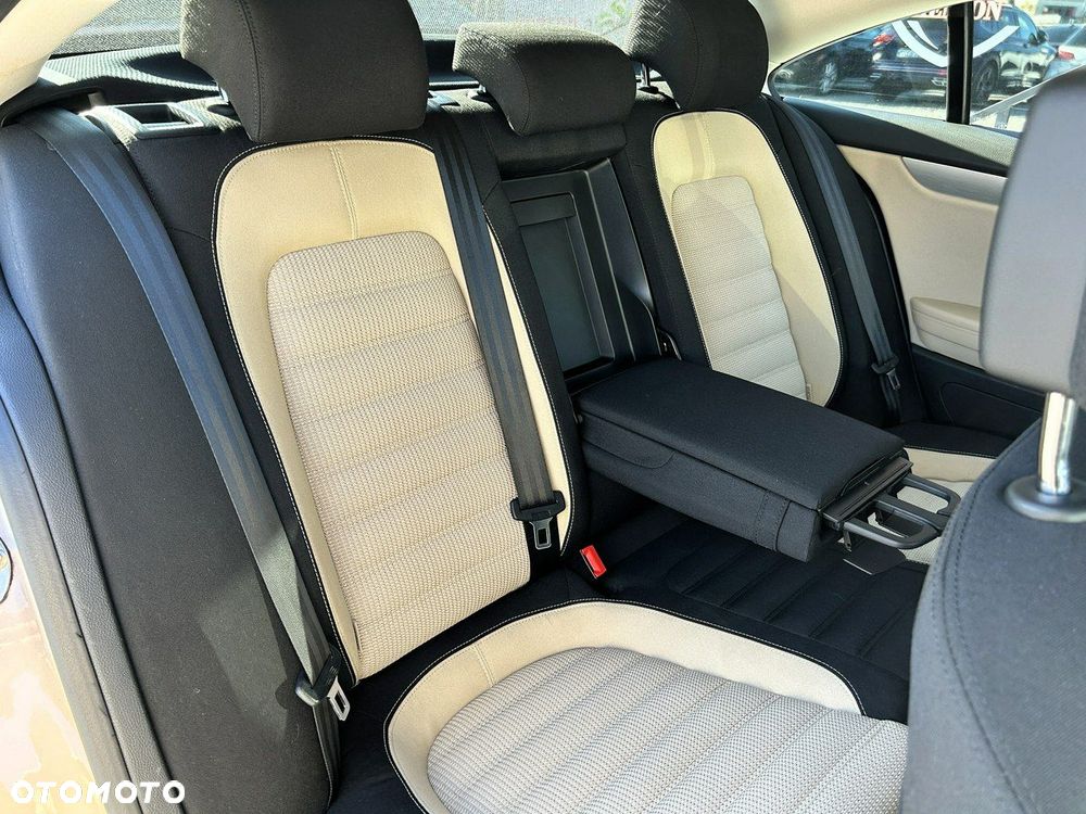 Volkswagen Passat CC - 36
