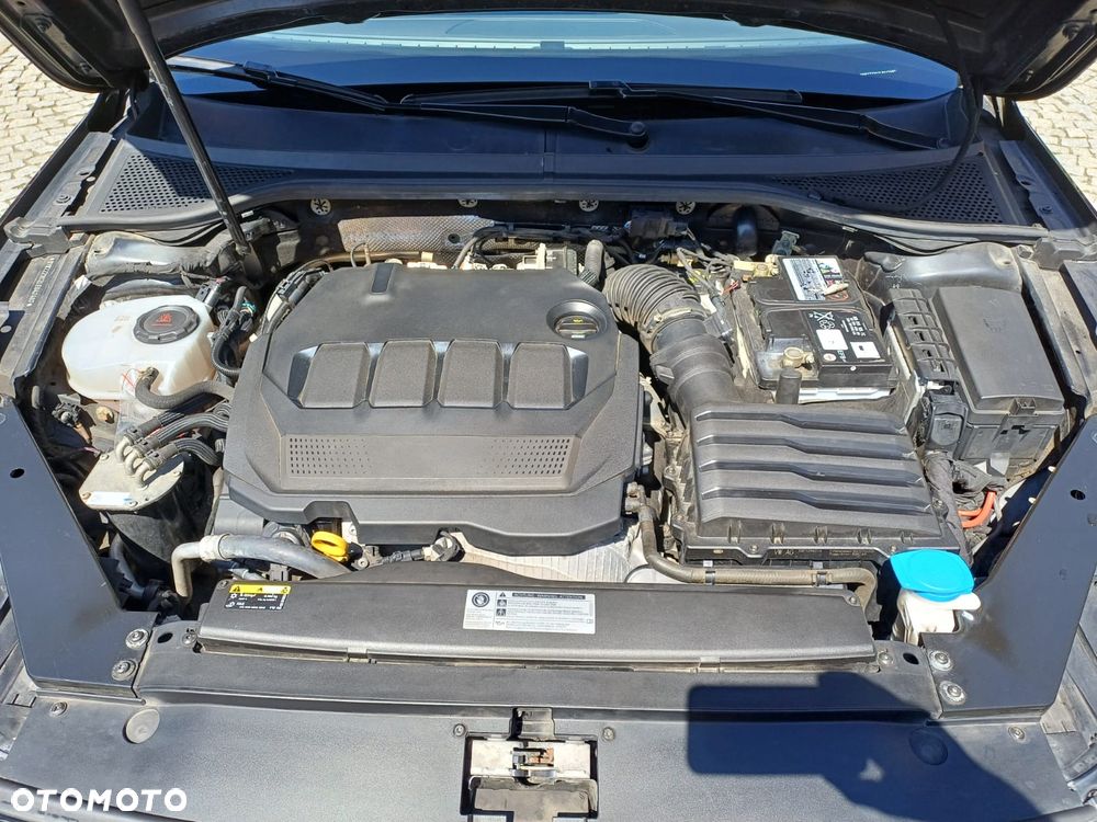 Volkswagen Passat - 11