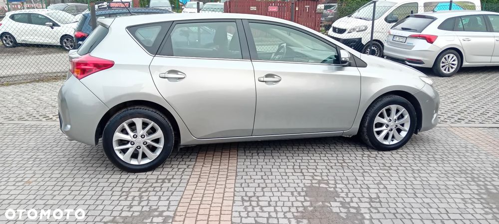Toyota Auris 1.6 Valvematic Executive - 5