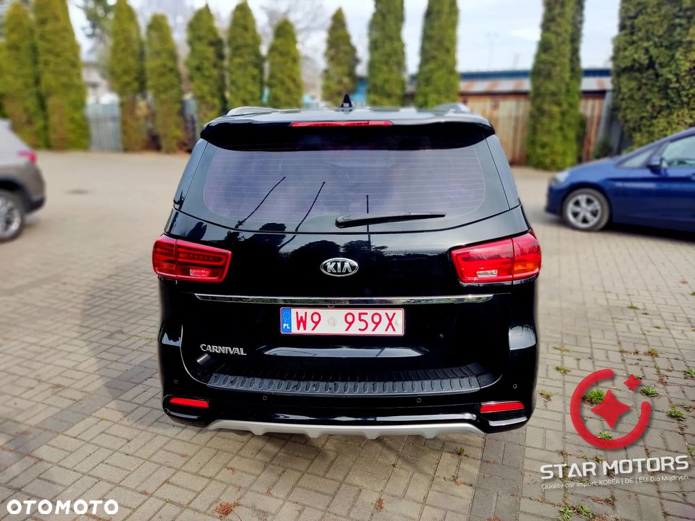 Kia Carnival - 8