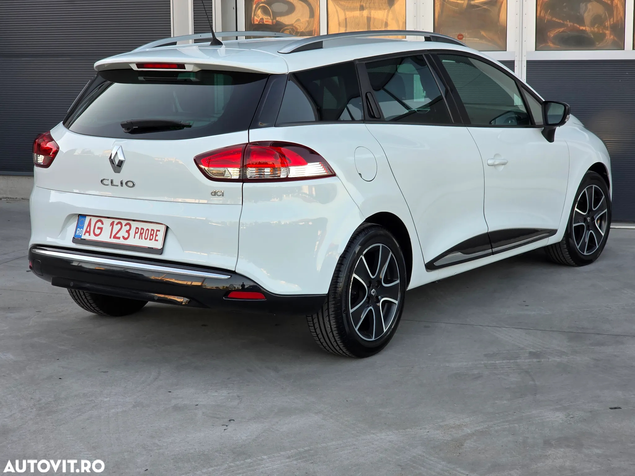 Renault Clio dCi 90 Dynamique - 4
